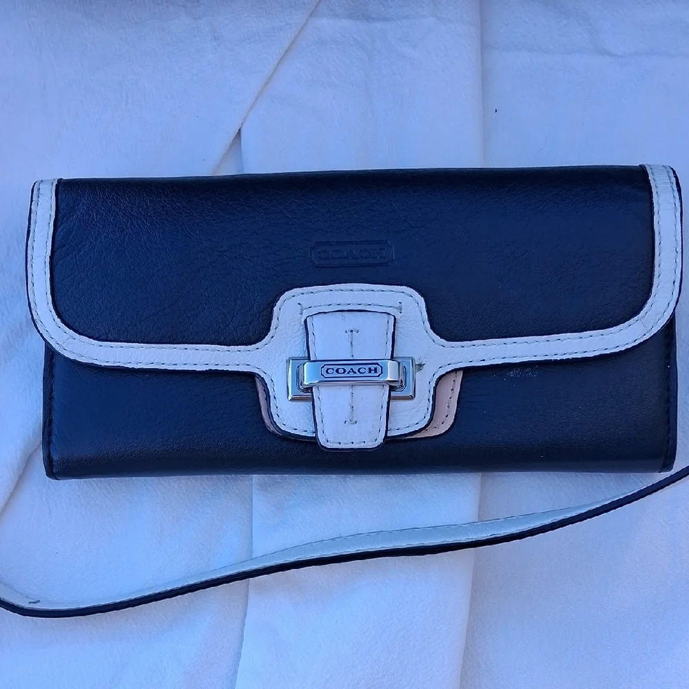 Coach Black Leather Tote with Cream and Tan Trim - Picture 7 of 11